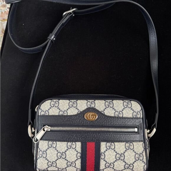 Brand new Gucci navy  and Cream Crossbody Bag with Gg logo crossbody - Picture 1 of 17